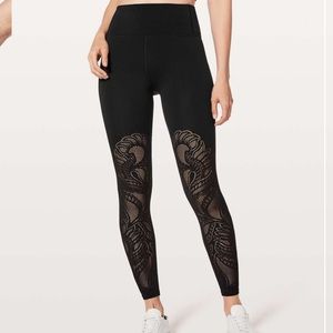 Lululemon Reveal Tight Lattice Paisley
